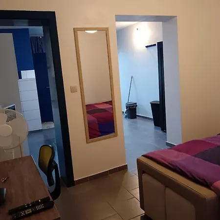 Studio Avec Tv, Wifi Et Frigo Appartement *