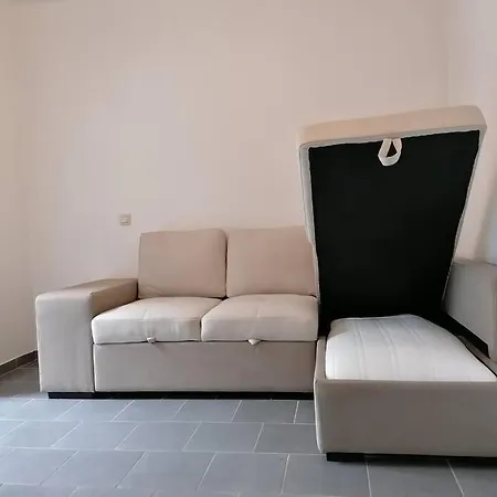 Studio Avec Tv, Wifi Et Frigo Appartement *